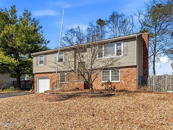 4th image of 1016 Longboat Avenue