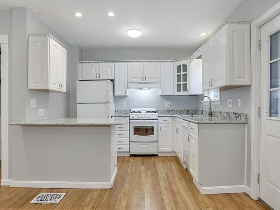 2nd image of 179 North St #Sfr
