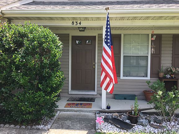 3rd image of 834 Haskins Dr