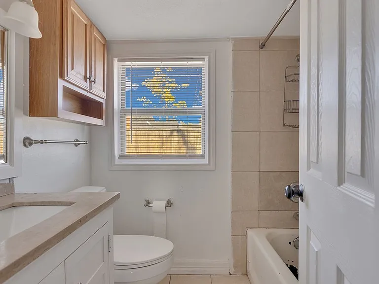 3524 W Shandon Ave — Photo 12