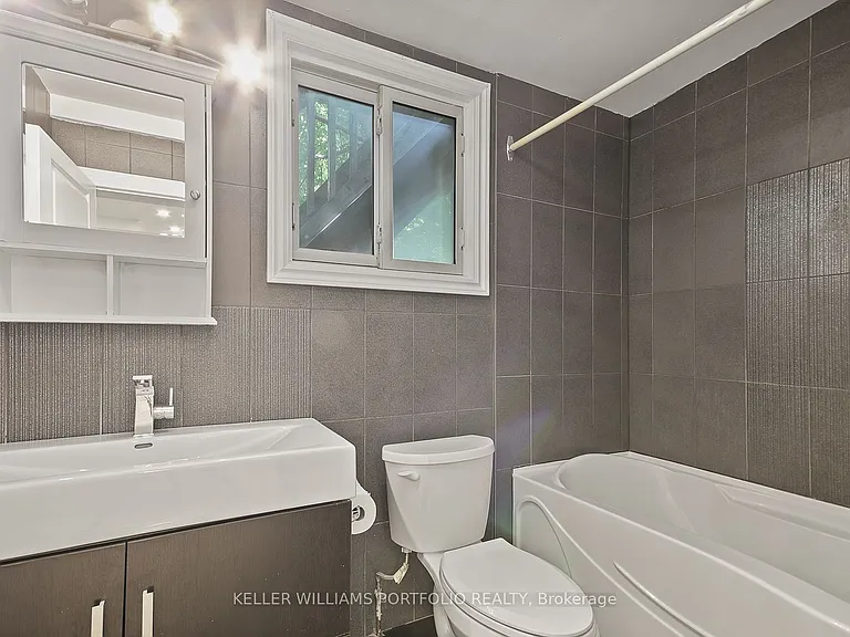 35 Humberside Ave #2 — Photo 25