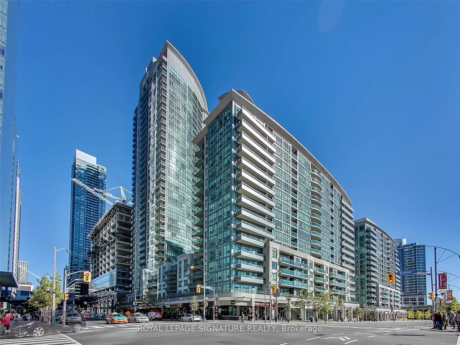 51 Lower Simcoe St — Photo 1