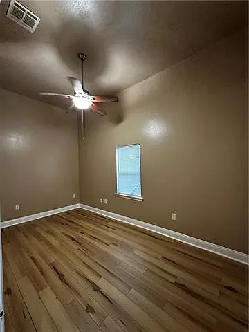 2231 Franklin Ave — Photo 6