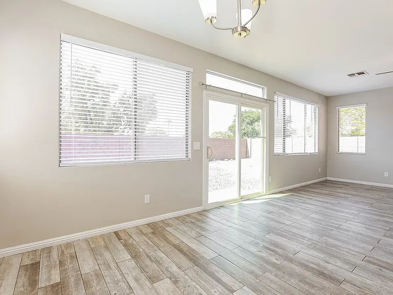 3329 E Powell Ct — Photo 6