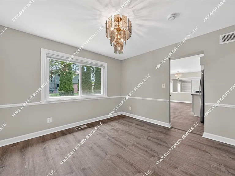 27345 Harvard Rd — Photo 11