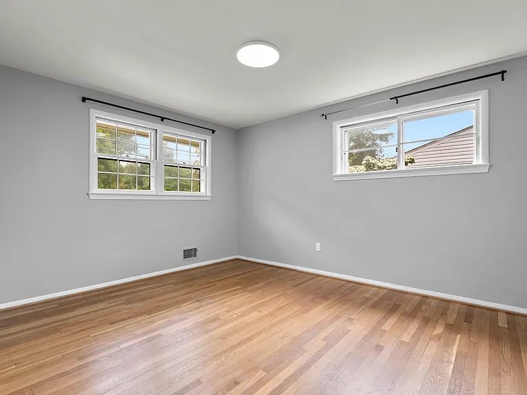 4907 Elsmere Ave — Photo 15