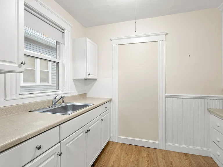 4 Chase St #2 — Photo 15