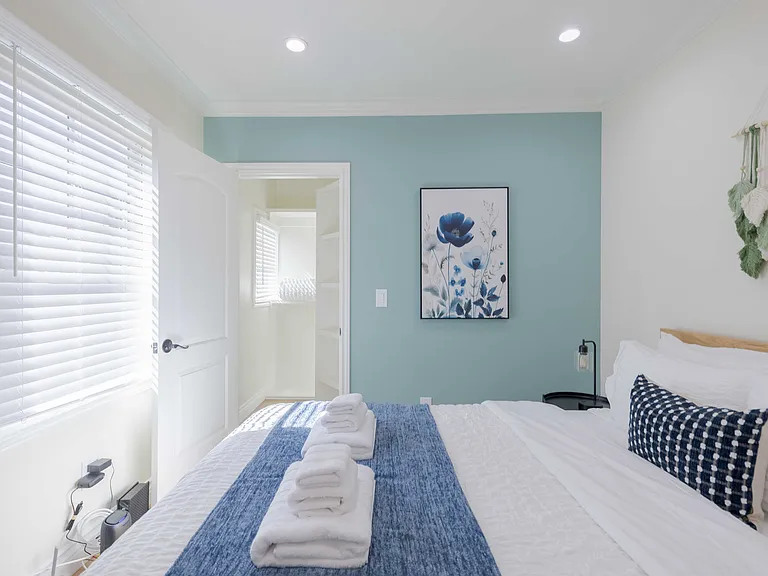 2043 Alpha St — Photo 9