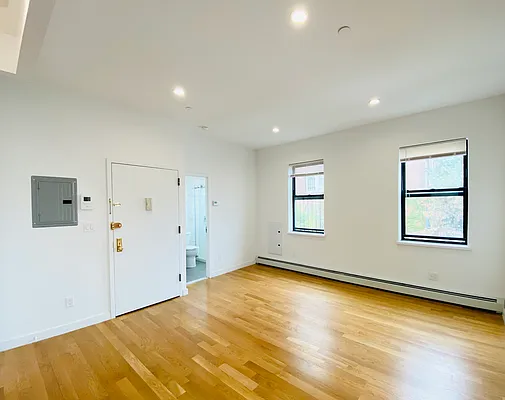 Rented by Mae Equities | media 13