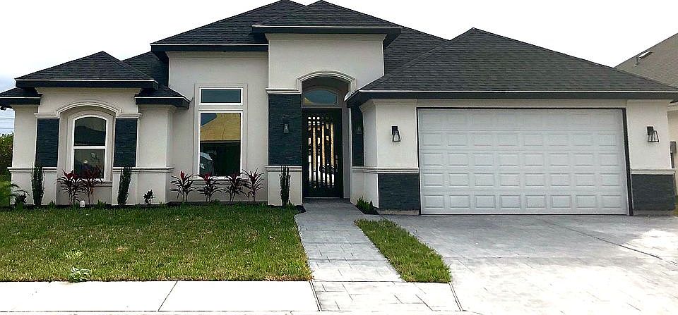 1st image of 805 E Arapaho Ave