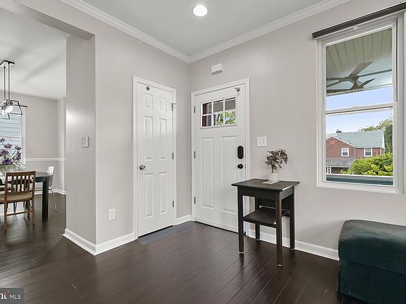3rd image of 3006 Echodale Ave
