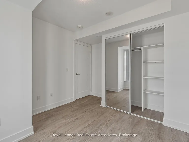 7 Mabelle Ave #2806 — Photo 13