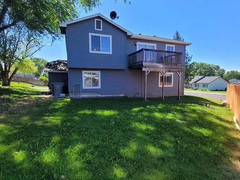 3200 Robinhood Loop — Photo 3
