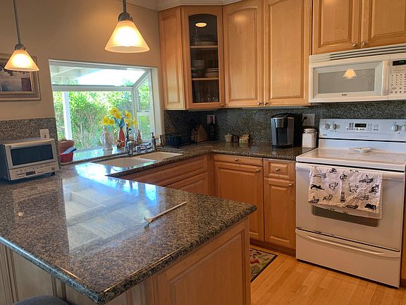 3rd image of 348 Skyway Dr