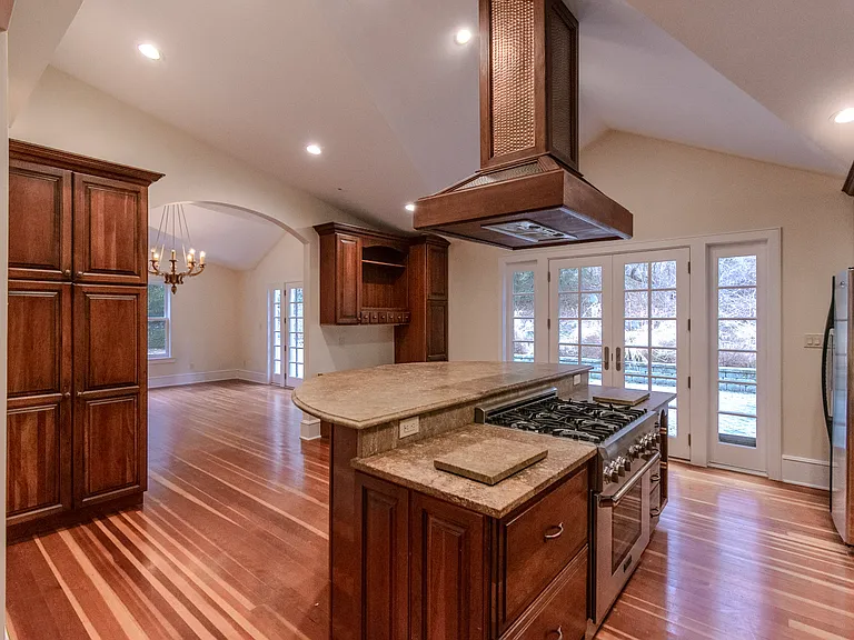 54 E Lake Stable Rd — Photo 12