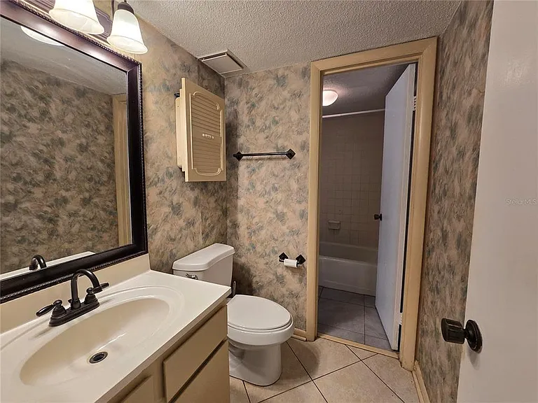 561 Fairways Cir #A — Photo 18