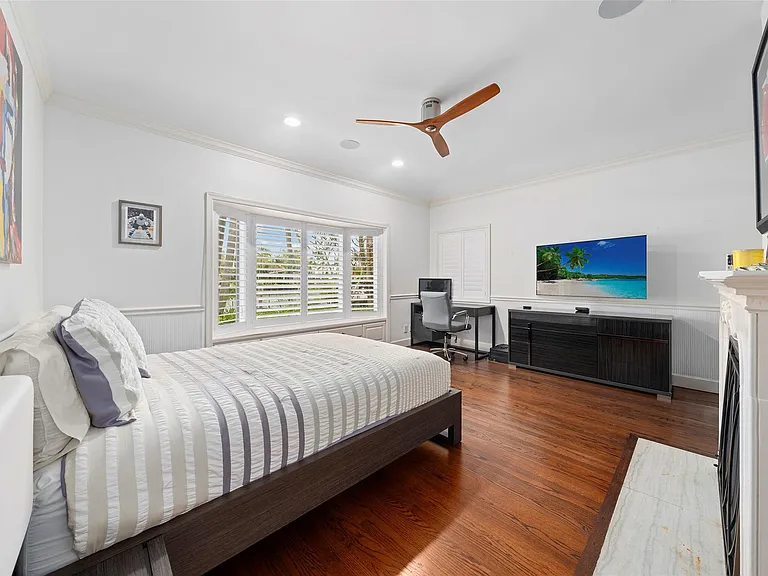 330 Royal Plaza Dr — Photo 26