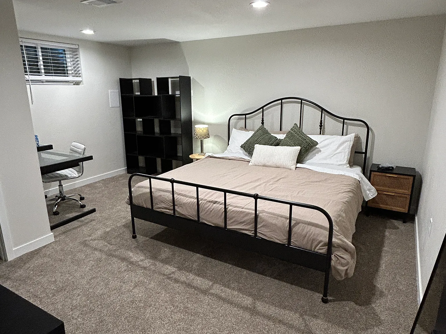 2 bed, 800 sqft, $2,390 — Photo 2