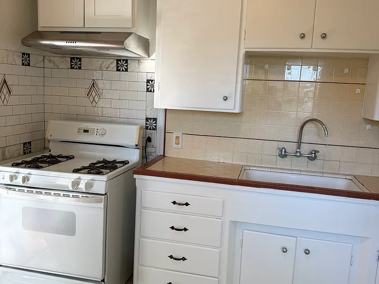 1280 Mastic St #1280 — Photo 5