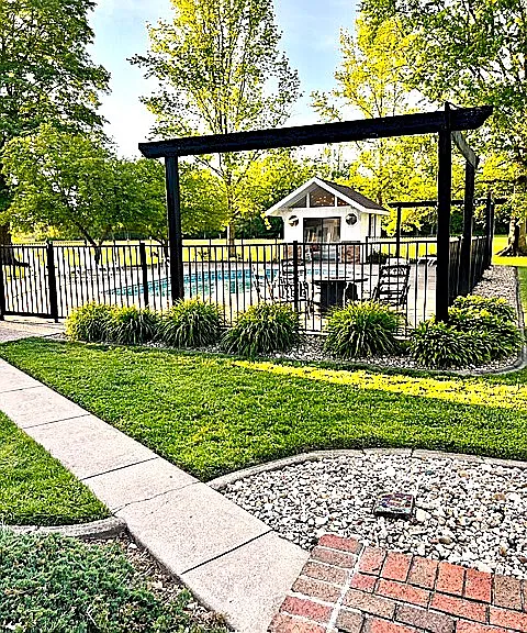 222 Meadow Ln — Photo 5
