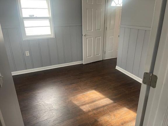 3rd image of 2441 Grant Ave