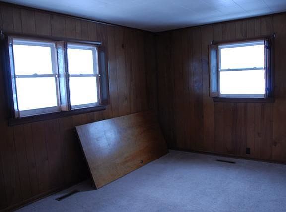 5th image of 914 Shirland Ave