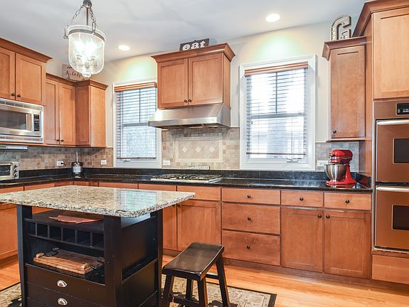 4th image of 12 E Washington Blvd