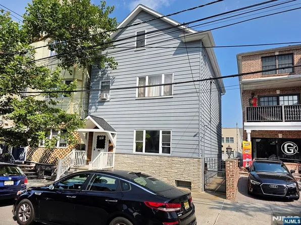 68 Congress St, Newark, NJ 07105