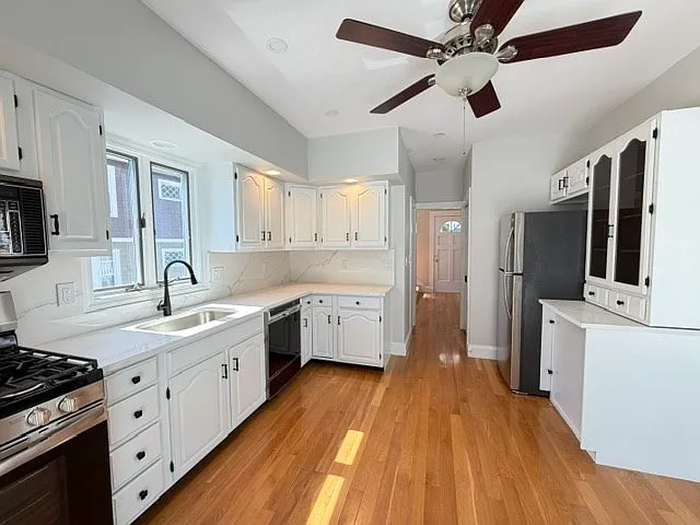 3 bed, 1.5 bath, 1500 sqft, $5,000 — Photo 4