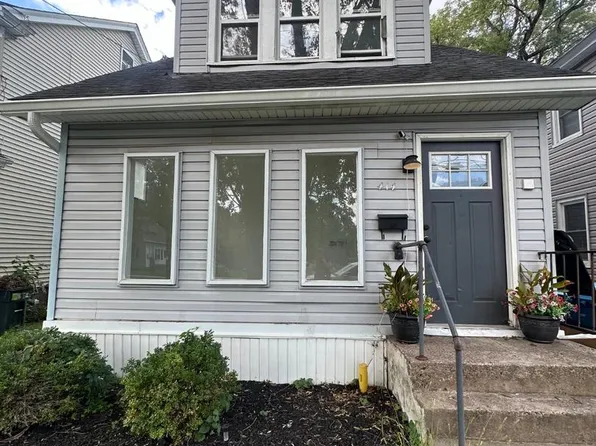 414 W Bridge St, Morrisville, PA 19067