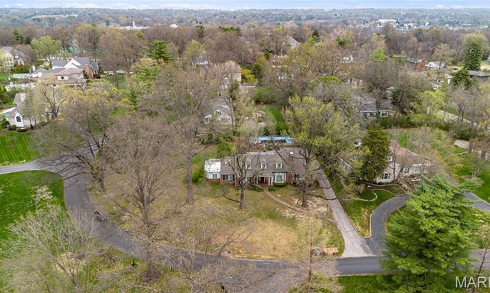 2nd image of 58 Frontenac Estates Dr