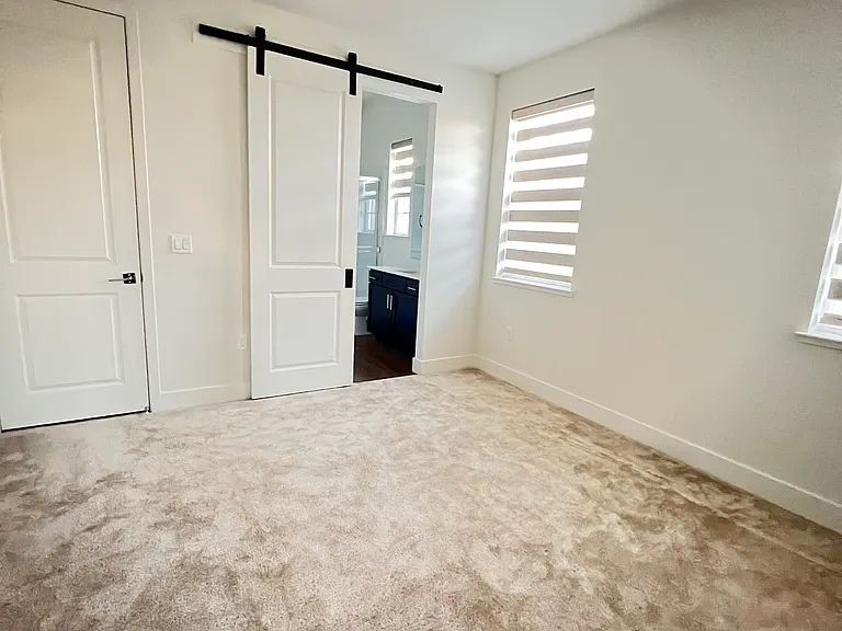 4045 Maddy Ave — Photo 10