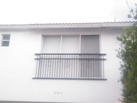 2nd image of 9505 Citrus Glen Pl