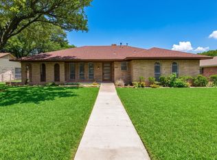 905 Bromwich St, Garland, TX 75040