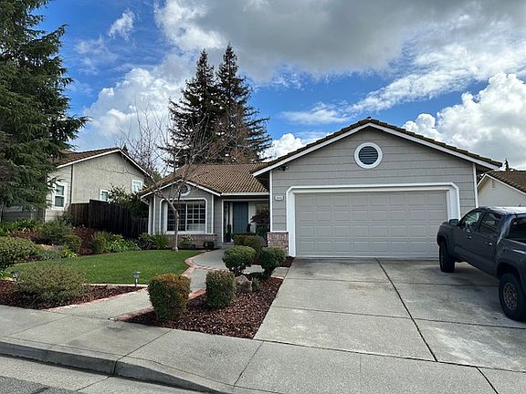 2nd image of 2446 Sawgrass Ct