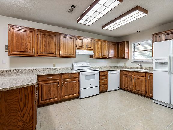 4th image of 3503 Birchwood Ave