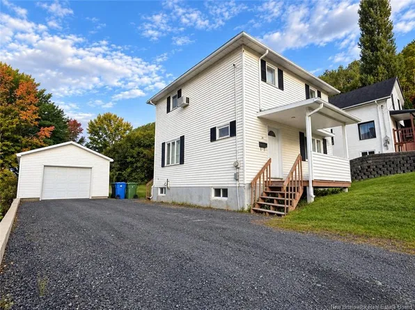 30 Picard Ave, Edmundston, NB E3V 1M9