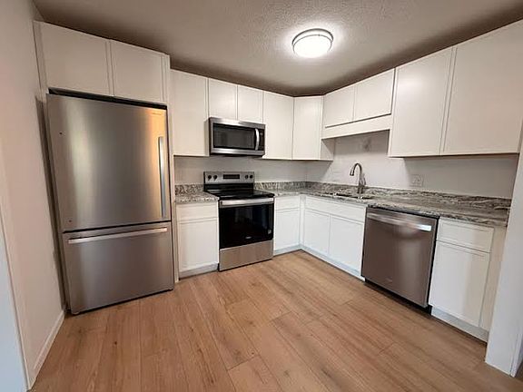 2nd image of 55 Indian River Rd #2B
