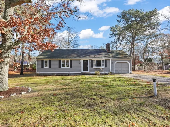 45 Pequot Rd, Mashpee, MA 02649