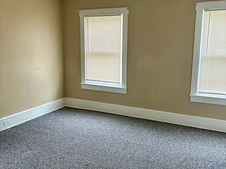 139 W High St — Photo 3