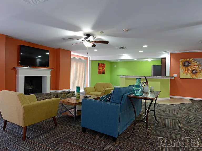 KRC Hilltops — Photo 8