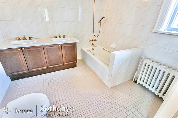 Sold by Terrace Sotheby's International Realty | media 75