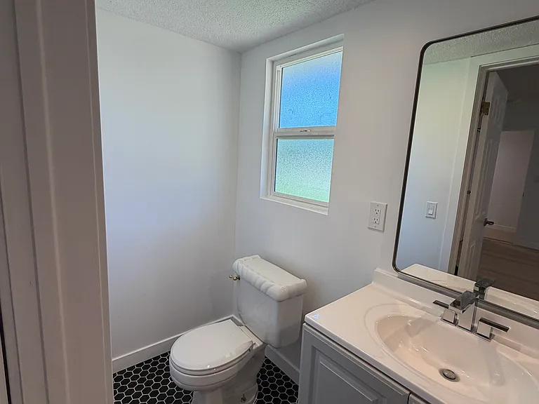 Vanalden Ave — Photo 9