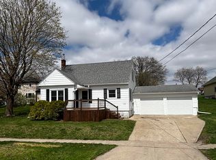 103 Cedar St, West Union, IA 52175