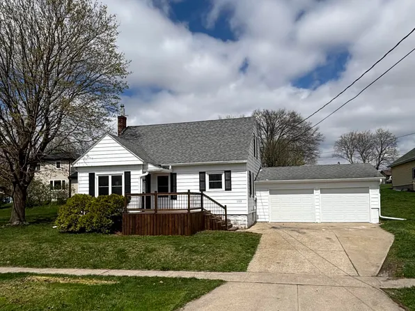 103 Cedar St, West Union, IA 52175