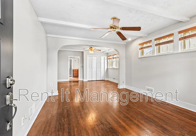 2315 N 61st St — Photo 7