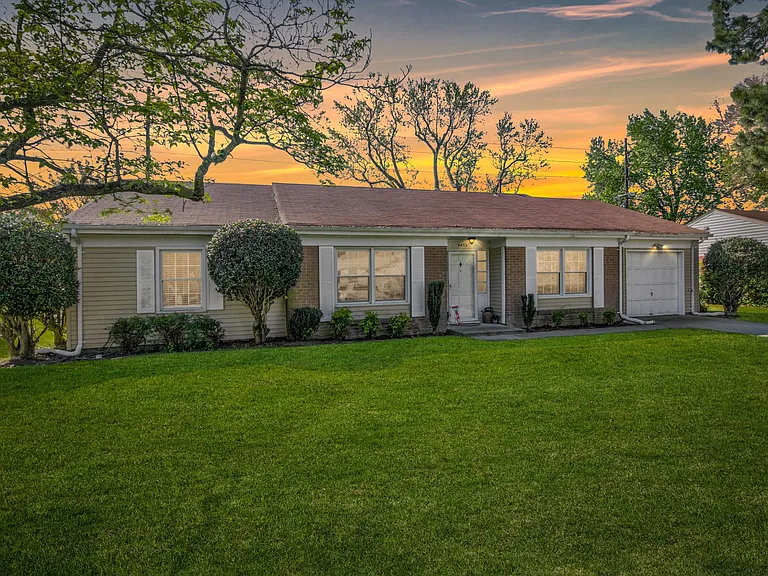 4433 John Jay Ln — Photo 6