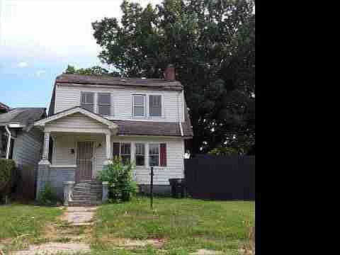 2257 Elmhurst