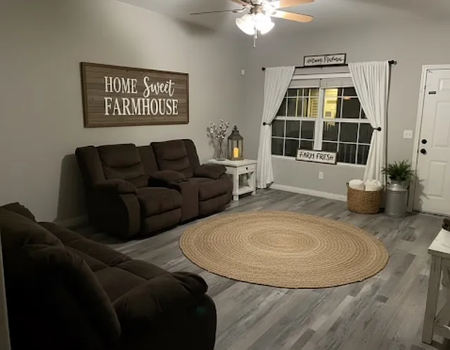 4 bed, 2.5 bath, $2,200 — Photo 4