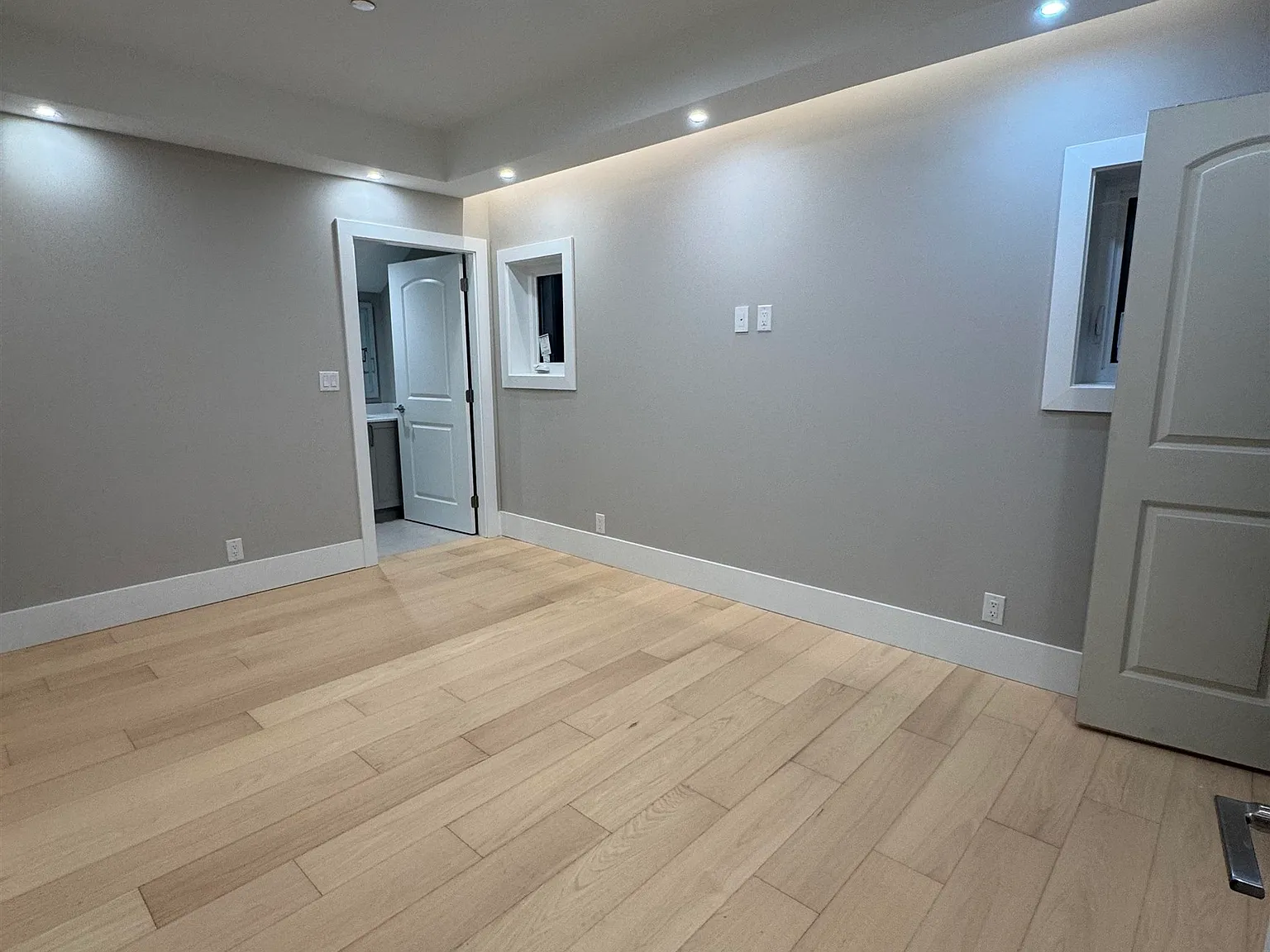 2 bed, 1100 sqft, $4,000 — Photo 2